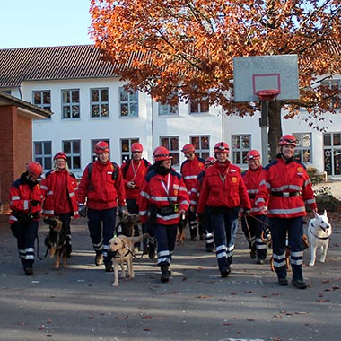 Das Team bei einer gemeinsamen übung mit der Feuerwehr Feuerwehrübung